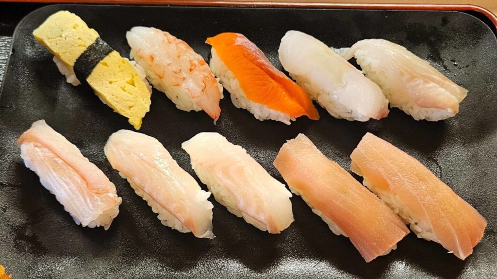 松乃鮨のランチにぎりセットの寿司