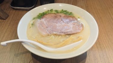 【麺屋 菜々兵衛 すすきの店】人気の鶏白湯とミニチャーハン