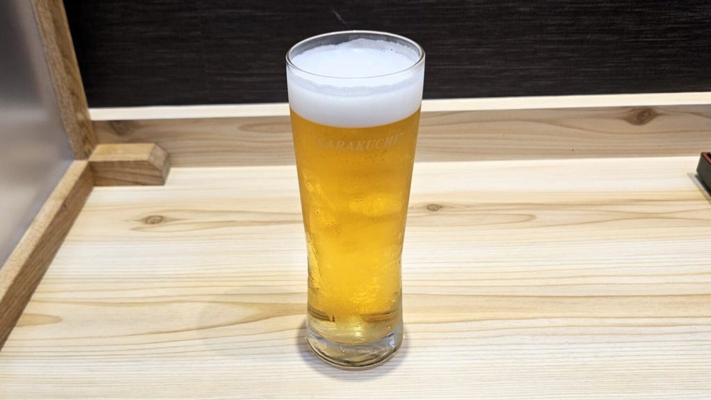 小松水産の海鮮丼のビール