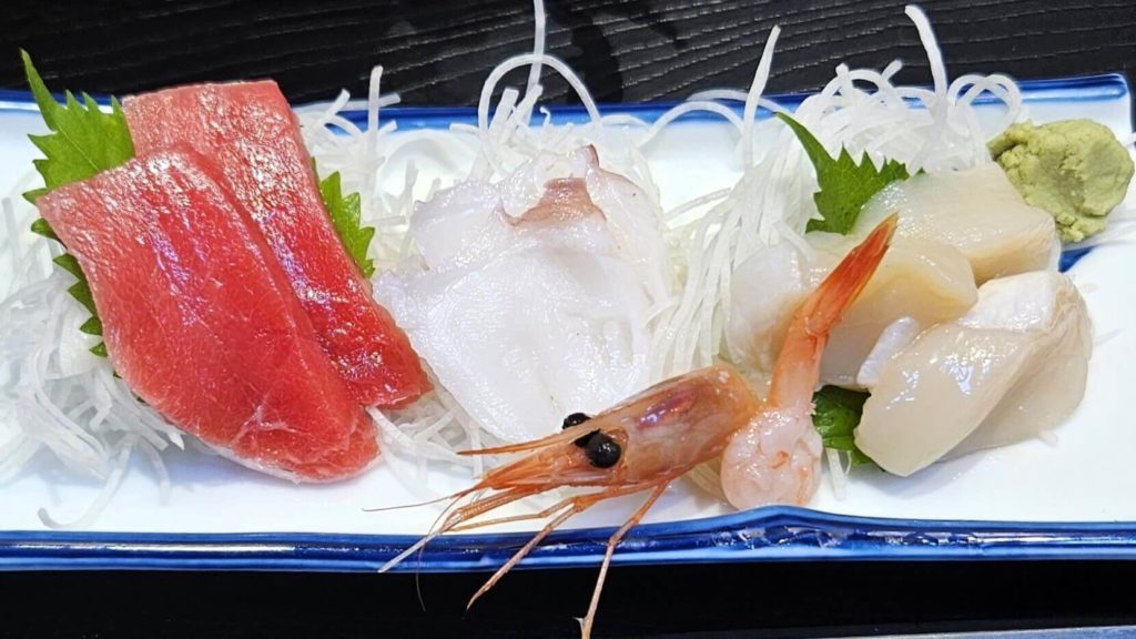 小松水産の海鮮丼のお刺身3点盛り