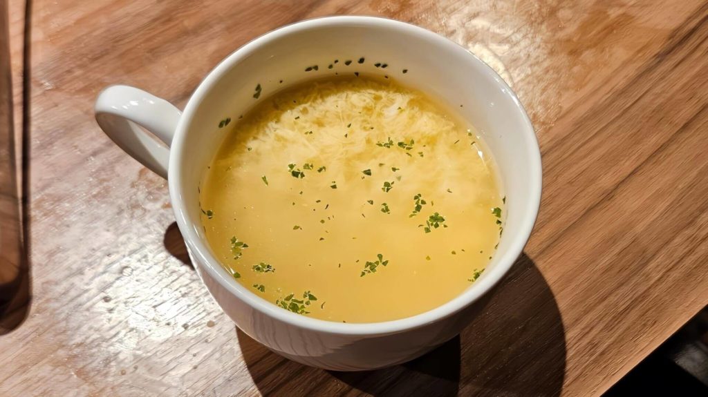 蝦夷屋のラムテール玉子スープ